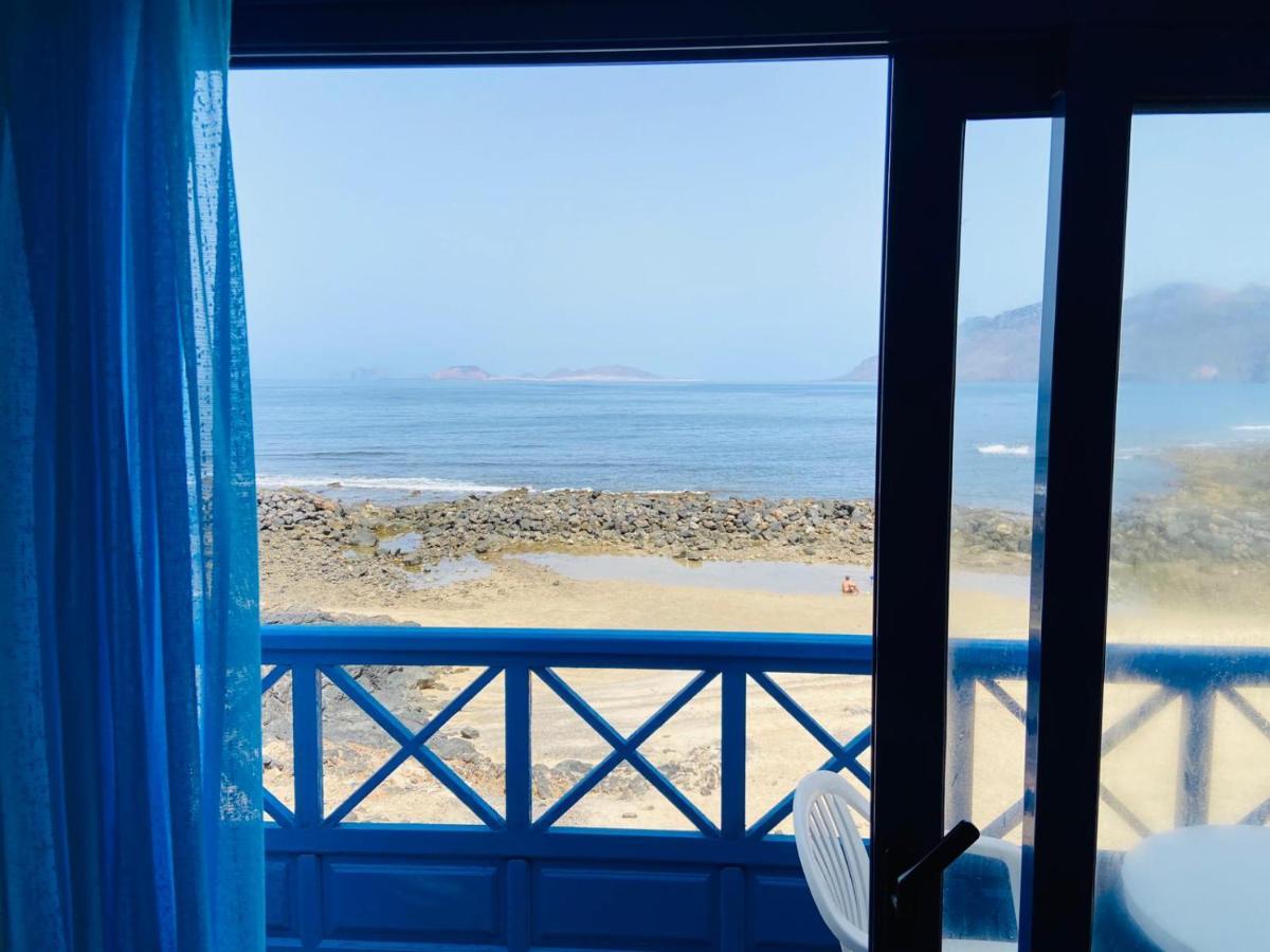 Mirador Del Risco De Famara Lägenhet Exteriör bild